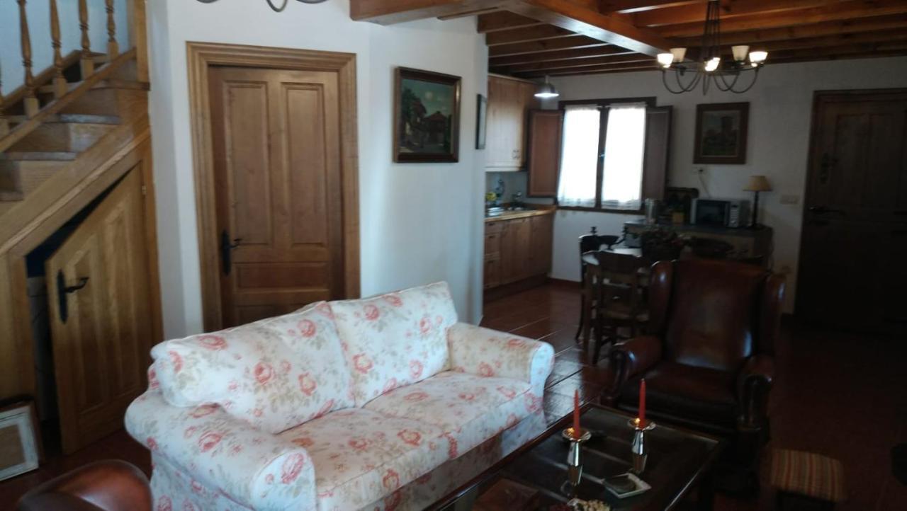 Villa Isabel Piloña Exteriér fotografie